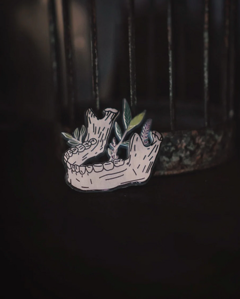 Wilted enamel pin