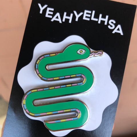 Snake pin