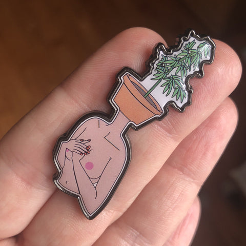 Pothead pin